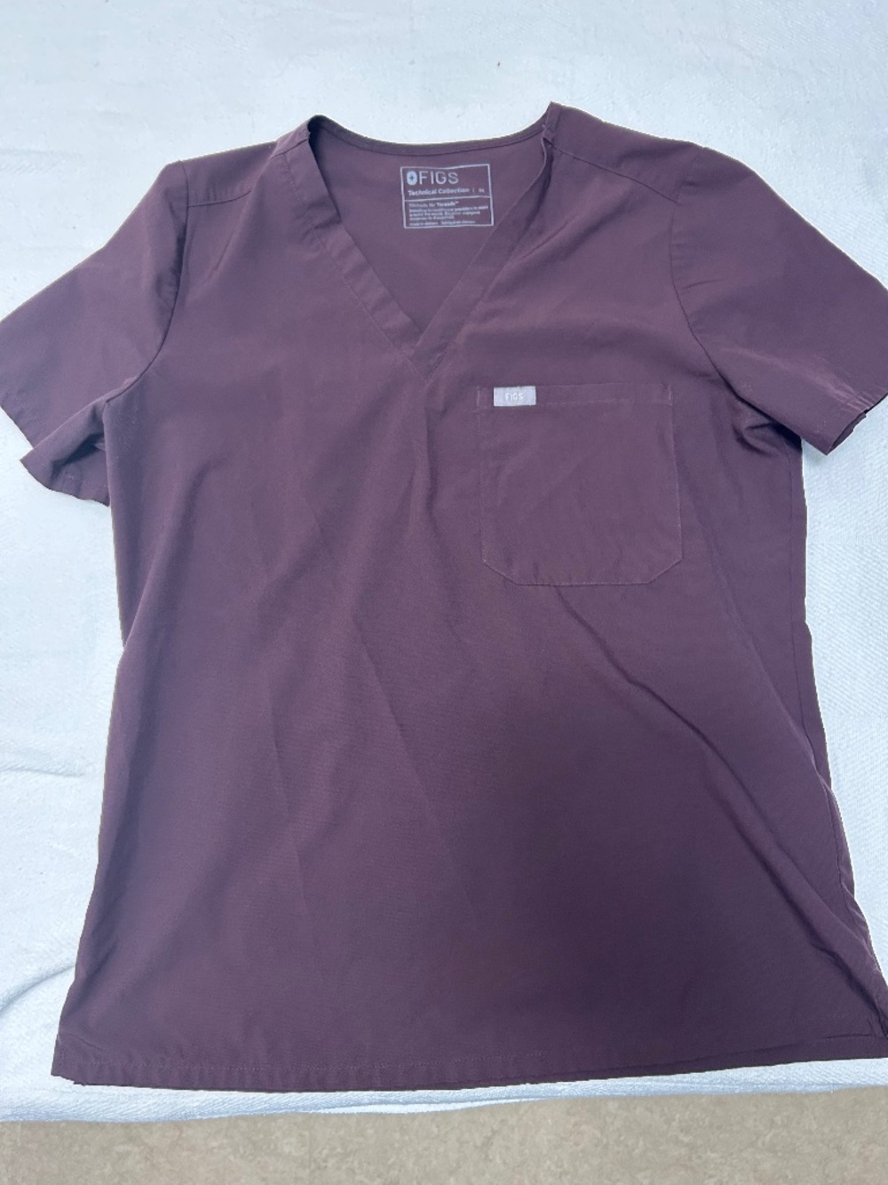 FIGS Catarina Scrub Top in Burgundy (Size Medium) - Picture 1 of 2